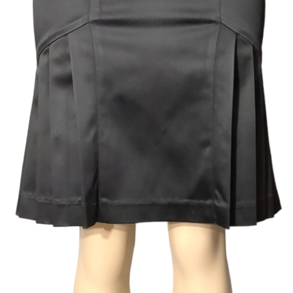 BEBE Gorgeous Black Satin Skirt Size 6,. - Picture 11 of 15